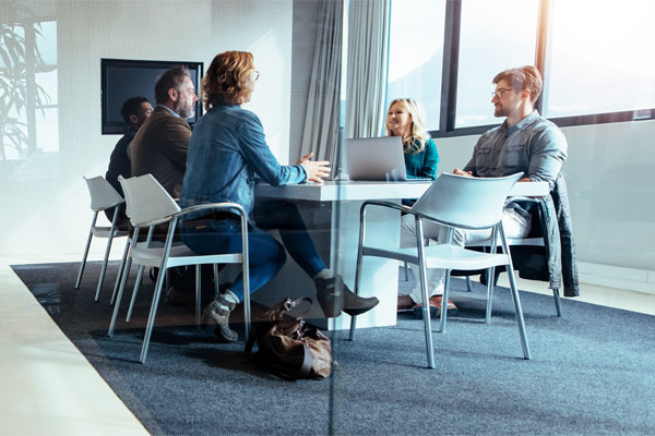 Image of a business meeting